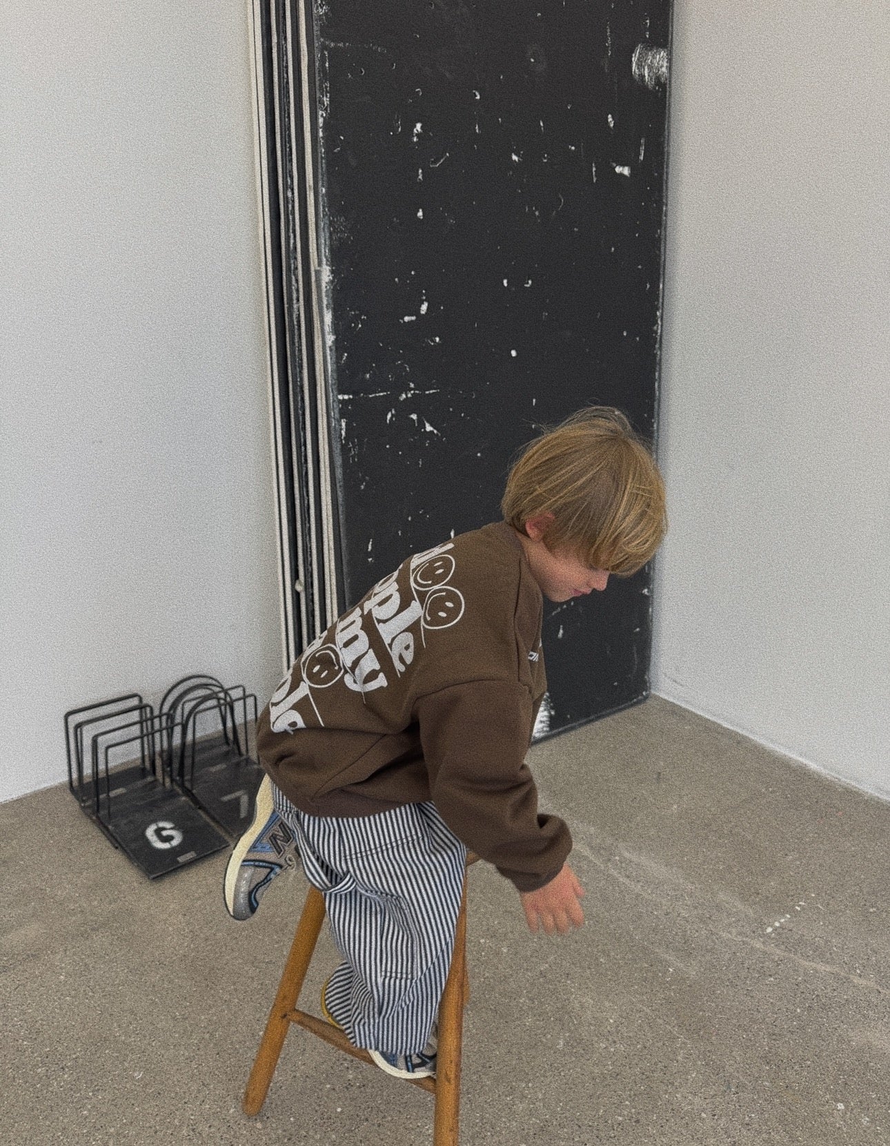 Kind People Sweatshirt Brown